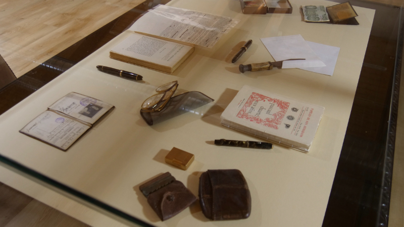 Objetos que acompañaron su producción literaria